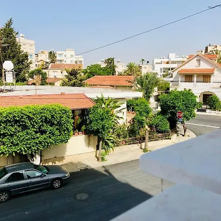 Cozy & Quiet Apt Near Down Town And The Beach Apartman Lárnaka